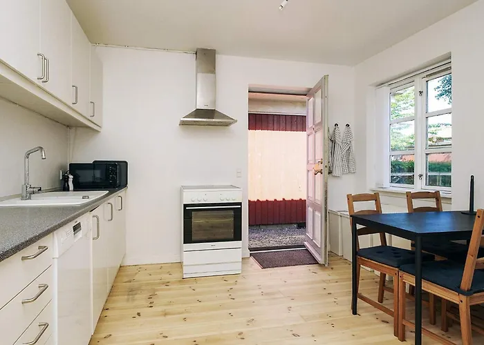 7 Person In Tatil Evi Asnæs
